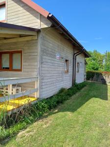 Budova, kde se prázdninový dům nachází