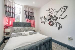 Postel nebo postele na pokoji v ubytování -F19GH- For relaxed & Cosy stay,Free Parking,WiFi