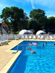 Bazén v ubytovaní Stilo Hotel alebo v jeho blízkosti