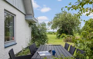 Zahrada ubytování Three-Bedroom Apartment In Broager