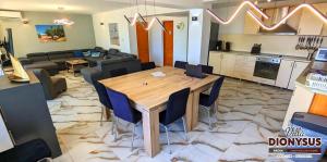Η κουζίνα ή μικρή κουζίνα στο Arode Villa Dionysus - Digital Nomads CoLiving
