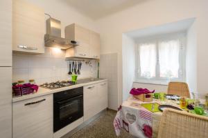 Ett kök eller pentry på Appartamento Spianata Castelletto