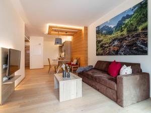 Μια τηλεόραση ή/και κέντρο ψυχαγωγίας στο Apart33 Top 1-24