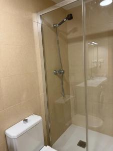 Ванная комната в Apartamento Besiberri en Vilaller Ideal familias +13 фотографий