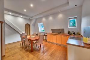 Fotografie z fotogalerie ubytování Apartment Lux Gold Opatija v destinaci Opatija