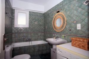 Ванная комната в Blue Paradise Agios Sostis