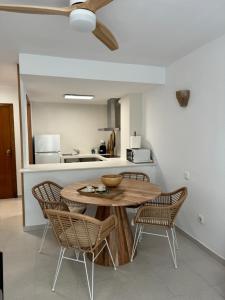 O bucătărie sau chicinetă la Royal Paradise