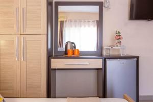ครัวหรือมุมครัวของ Potam'Sea Bliss 7 - Beach Front, Sun Beds & Parking