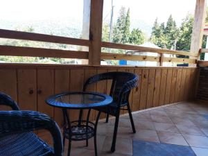 Balkón nebo terasa v ubytování Lagodekhi Inn