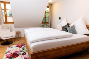 Postel nebo postele na pokoji v ubytování Landgasthof Goldener Adler