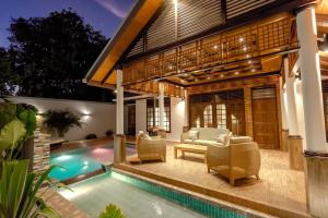 Bazén v ubytování Alafehi Retreat - Private 3-Bedroom Villa with Pool nebo v jeho okolí