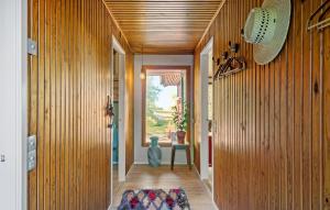 Fotografie z fotogalerie ubytování Beach Front Home In Sjællands Odde v destinaci Yderby