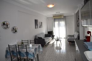 Posezení v ubytování Sunny Beach Front Apartment