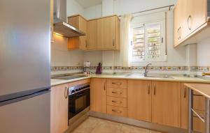 Nhà bếp/bếp nhỏ tại Nice Apartment In San Javier With Wifi