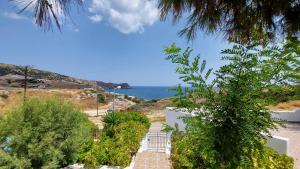 a view of the ocean from a villa at Evaggelia1 στο παλιοχορι in Paliochori