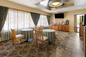 TV o dispositivi per l'intrattenimento presso Inn at Atlantic City Hotel & Banquet