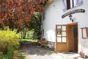 Κήπος έξω από το Gîte Le Moulin papillon