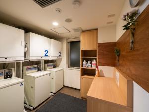 Kuchyň nebo kuchyňský kout v ubytování Super Hotel Shinjuku Kabukicho