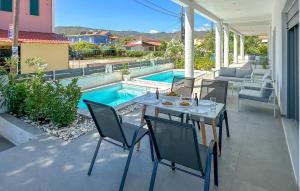 Hồ bơi trong/gần Lovely Home In Vasilika Evia +27 ảnh