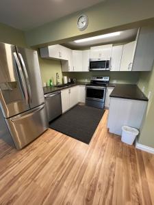Dapur atau dapur kecil di Bluejay Suites B&B