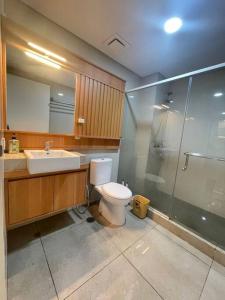 Ένα μπάνιο στο The Lucky 7 Space