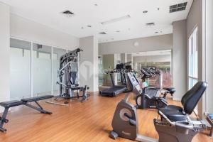 Das Fitnesscenter und/oder die Fitnesseinrichtungen in der Unterkunft Mukava by Kozystay - Grogol