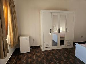 Postel nebo postele na pokoji v ubytování للسيدات فقط only for ladies