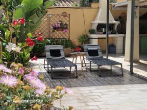 Vonkajšia záhrada v ubytovaní Villa Kate Pula Sardegna