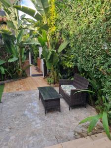 Zahrada ubytování Small PET FRIENDLY Granny flat with paved courtyard