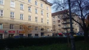 Budova, v ktorej sa apartmán nachádza
