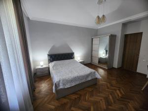 Postel nebo postele na pokoji v ubytování Quiet Apartment close to Central Park