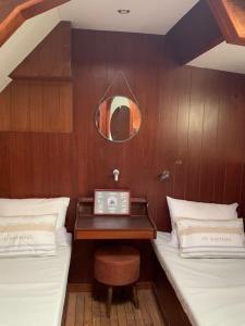 Postel nebo postele na pokoji v ubytování Valmarelo Maxi Catamaran