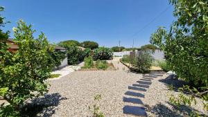 Vonkajšia záhrada v ubytovaní Sunny villa with private pool in Chiclana de la Frontera