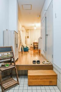 Et opholdsområde på Beautiful Balcony 8ppl 4BR House 4min to subway 心の宿 小路小栈 liubj2