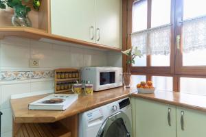 Kuchyň nebo kuchyňský kout v ubytování APARTAMENTO ADULTOS CENTRO N V 1 free parking
