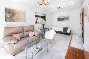 Posezení v ubytování APARTAMENTO ADULTOS CENTRO N V 1 free parking