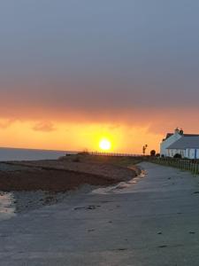 Fotografie z fotogalerie ubytování The Old Cornstore a beautiful Suite overlooking the sea v destinaci Drummore