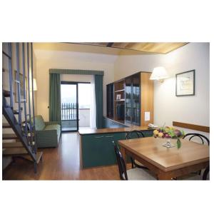 A seating area at Hotel Fontana Olente