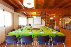 Zona business o sala de conferencias en Hotel-Apartamento Rural Atxurra