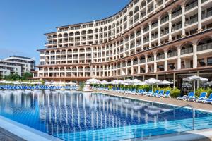 Басейн в Melia Sunny Beach All Inclusive або поблизу