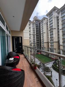 Balkón nebo terasa v ubytování LoFF Suite 2 Bedroom at Kuching Riverine Resort