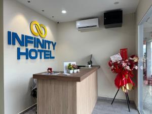 Certifikát, hodnocení, plakát nebo jiný dokument vystavený v ubytování Infinity Hotel Iskandar Puteri