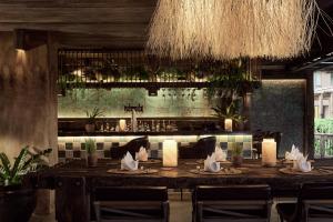 Dinso Resort & Villas Phuket, Vignette Collection by IHG的酒水