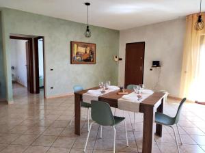 Gambar di galeri bagi Alloggio Alfa - Green Attic di Civitavecchia +32 gambar