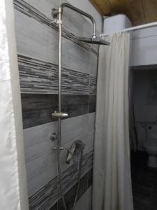 Ένα μπάνιο στο Violett Apartman Miskolctapolca +16 φωτογραφίες