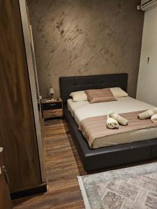 Apartments Ishmi in center of Ulcinj客房内的一张或多张床位
