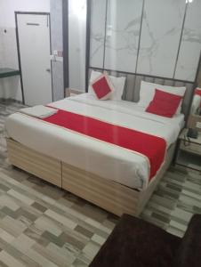 Postel nebo postele na pokoji v ubytování Hotel Clink New Delhi Airport