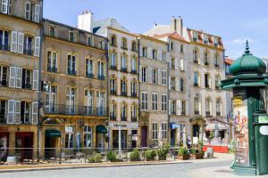 Το κτήριο όπου στεγάζεται  το διαμέρισμα