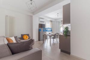 A seating area at Condominio Trento