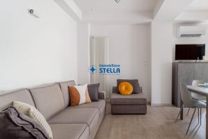 A seating area at Condominio Trento